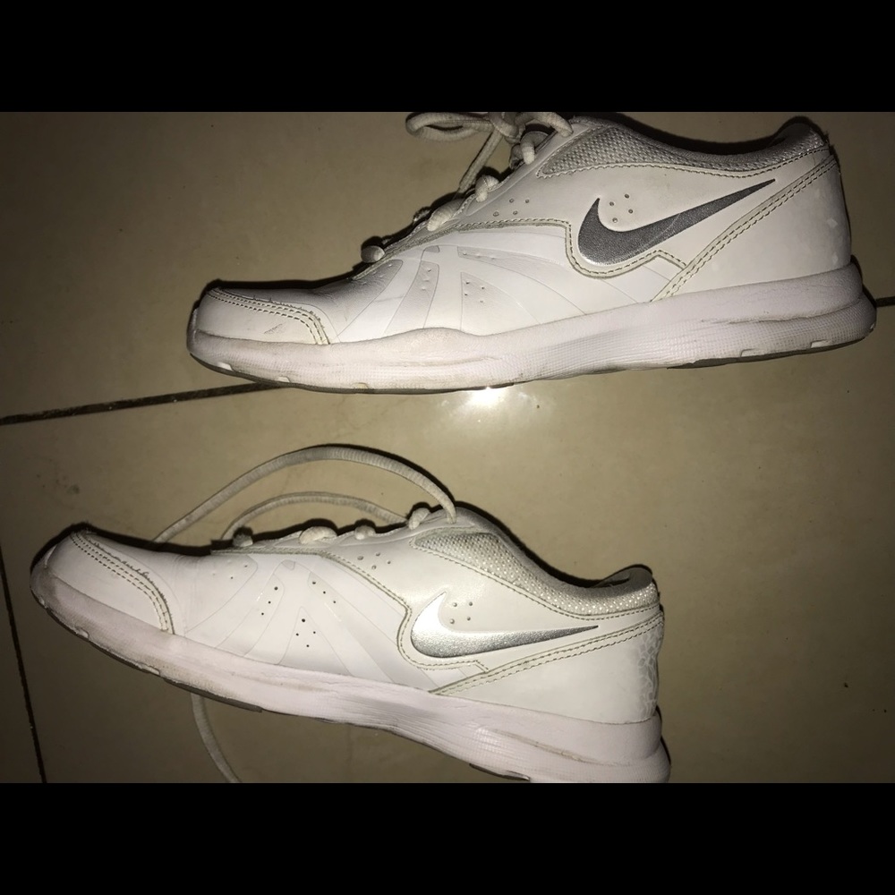 White nike running shoes